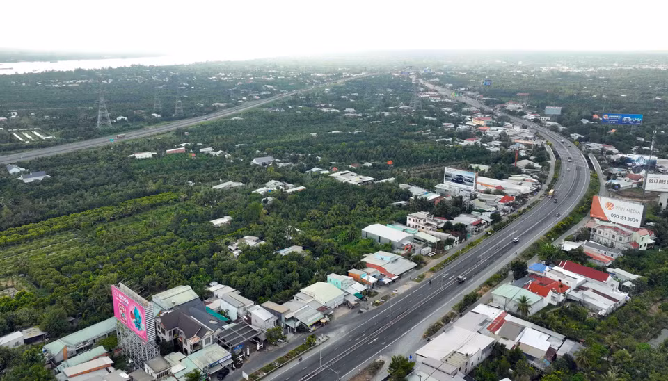 Autoroute menant au pont My Thuan 1 et au pont My Thuan 2, reliant les provinces de Tien Giang et Vinh Long. Photo : VNA