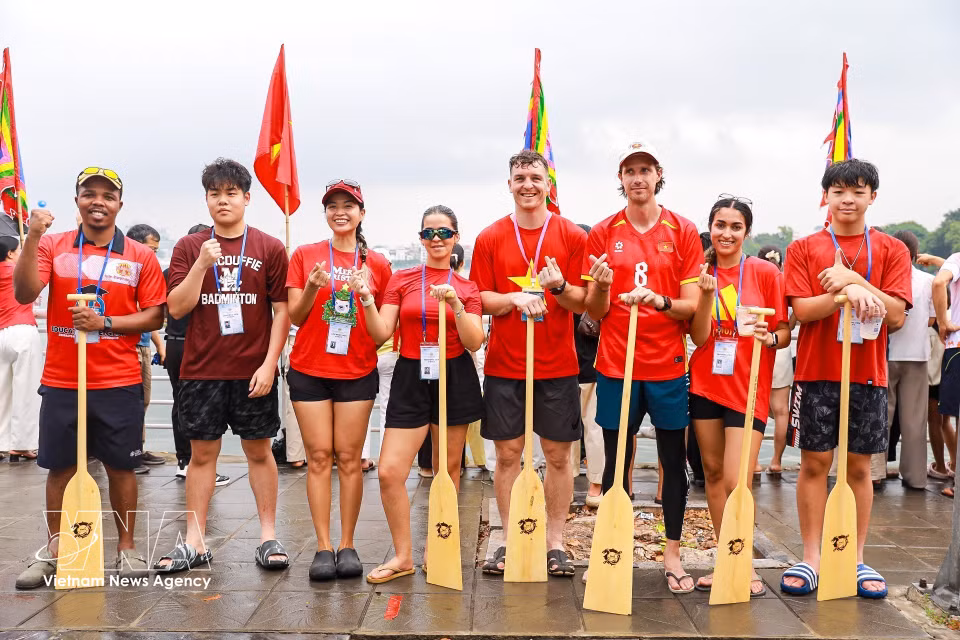 Près de 900 participants venus du Vietnam et de l’étranger.
