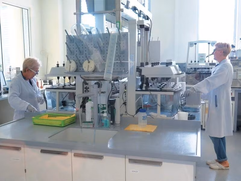 Le groupe polonais Adamed Pharmaceutical est présent sur le marché vietnamien depuis longtemps, avec le médicament Biseptol, très familier à de nombreux Vietnamiens. Photo : VNA