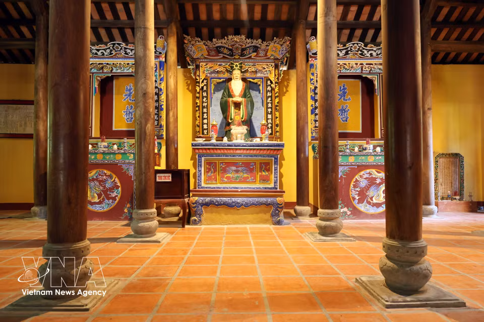 L’espace du sanctuaire dédié à Confucius et aux grandes figures du confucianisme, au site Van Thanh-Khong Mieu,dans le quartier de Ban Thach, ville de Da Nang. Photo : VNA