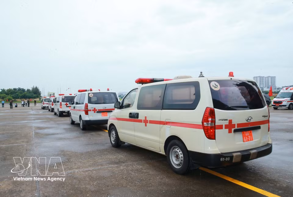 Des véhicules spécialisés transporteront les échantillons biologiques prélevés sur les restes des martyrs vers l’Académie des sciences et des technologies du Vietnam, où ils seront soumis à des analyses ADN.