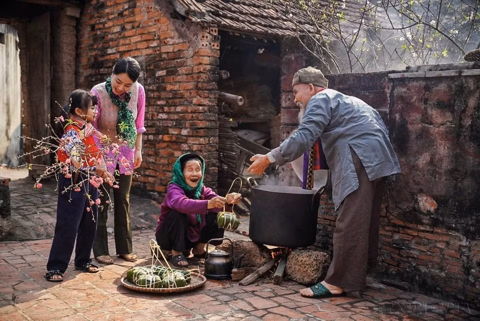 Têt traditionnel – l’identité culturelle vietnamienne capturée par des photojournalistes. Photo : VNA