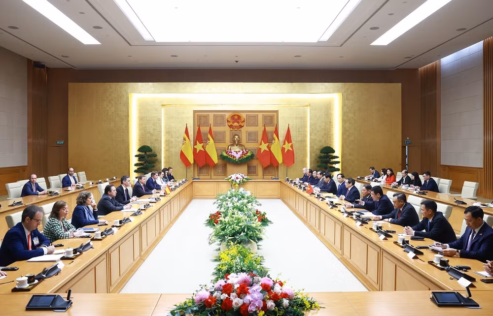 vna-potal-thu-tuong-pham-minh-chinh-hoi-dam-voi-thu-tuong-vuong-quoc-tay-ban-nha-7961482.jpg