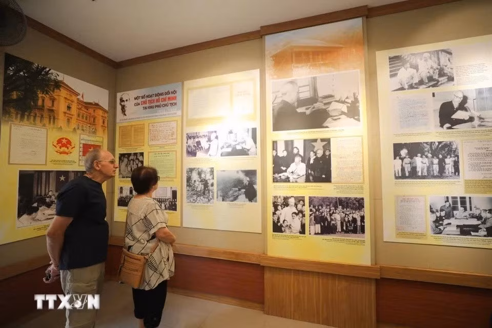 06-president-ho-chi-minh-relic-site.jpg