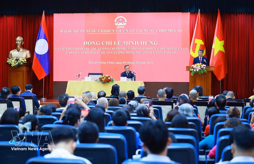 vnanet-thu-tuong-le-minh-hung-phat-bieu-tai-buoi-gap-can-bo-nhan-vien-dai-su-quan-va-cong-dong-nguoi-viet-nam-tai-lao-anh-ttxvn.jpg