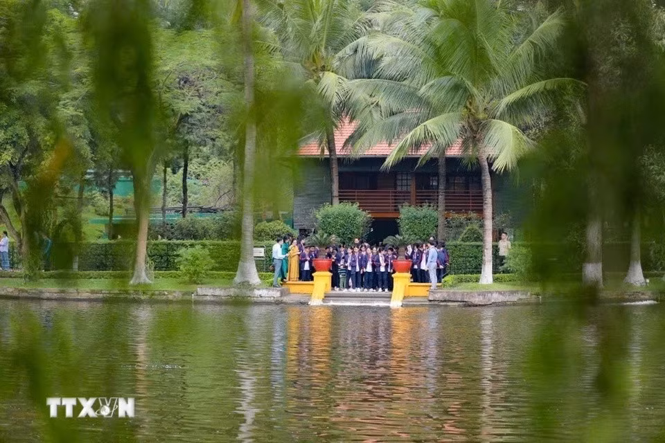 08-president-ho-chi-minh-relic-site.jpg