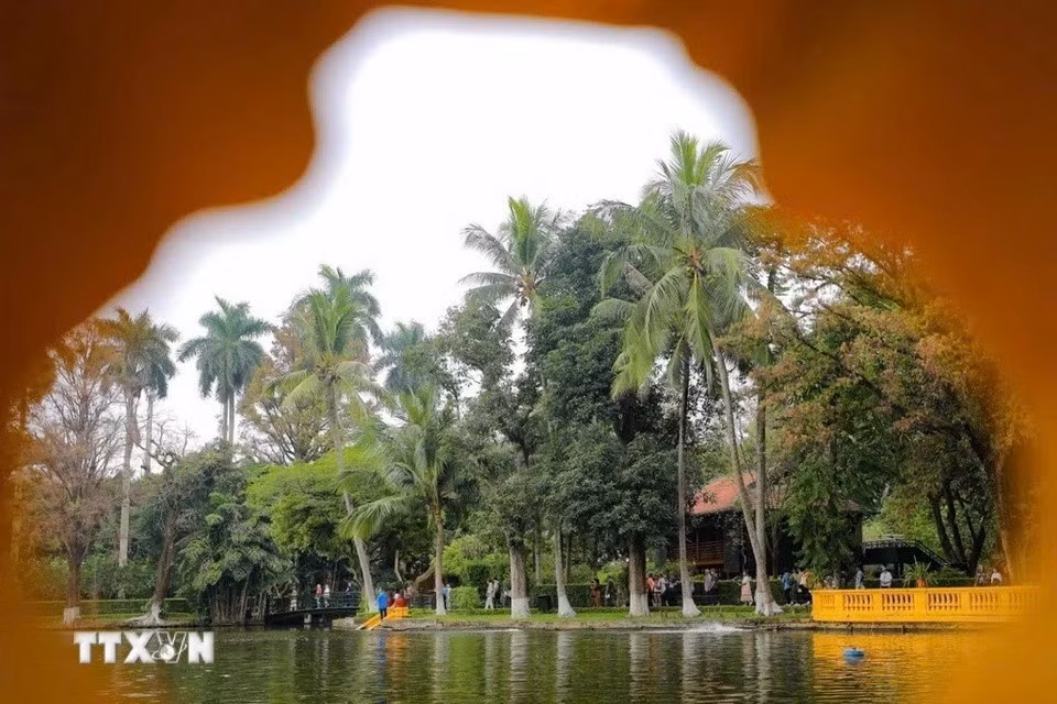 02-ava-president-ho-chi-minh-relic-site.jpg
