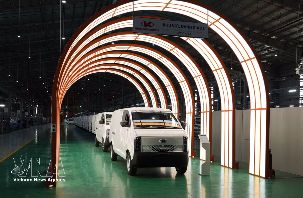 vnanet-khu-vuc-danh-gia-xe-o-to-cua-kim-long-motor-hue-tai-khu-kinh-te-chan-may-lang-co-thanh-pho-hue-anh-nguyen-ly-ttxvn.jpg