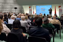 La cérémonie de célébration du 50e anniversaire de la réunification du Vietnam, le 29 avril 2025 au siège du Parti communiste français (PCF) à Paris. Photo : VNA