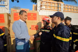 Le Vietnam livre trois tonnes de matériel d'aide aux victimes du séisme au Myanmar