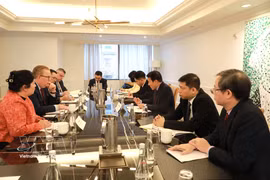 Le ministre vietnamien de la Sécurité publique rencontre un dirigeant d'Amazon à Washington