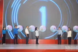 Lacérémonie de lancement du mouvement «alphabétisation numérique populaire » pour la période 2025-2026 à Hô Chi Minh-Ville. Photo : nhandan.vn