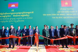 La cérémonie d’inauguration du poste-frontière international Tan Nam (province de Tây Ninh) – Meun Chey (province de Prey Veng, Cambodge). Photo : VNA