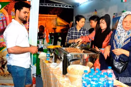 Présentation de la cuisine musulmane au Festival du tourisme de Hanoï 2025. Photo : qdnd.vn