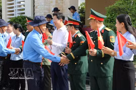 Départ des équipes vietnamiennes de recherche des restes des martyrs au Cambodge