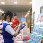 Une plateforme permettant aux bibliothèques, aux établissements scolaires et aux organisations de connecter et de partager leurs ressources documentaires dans un environnement numérique, afin de faciliter l’accès aux livres et aux connaissances. Photo: thanhnien.vn