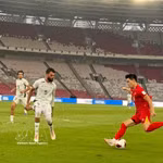 L'attaquant Nguyên Dinh Bac (Maillot rouge). Photo: VNA