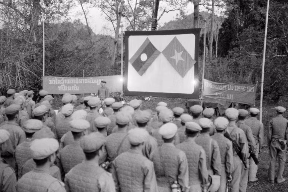 Des soldats volontaires vietnamiens au Laos en préparation pour leur mission. Photo : VNA