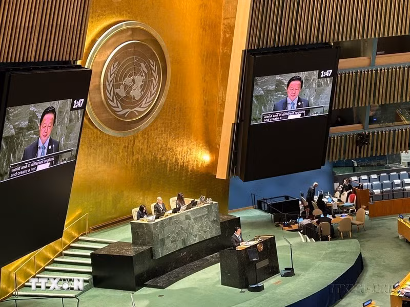 Le vice-Premier ministre Tran Hong Ha s'est exprimé lors de la séance plénière de la Conférence des Nations Unies sur l'eau 2023, qui s'est tenu pour la première fois en 46 ans (New York, 22 mars 2023). Photo : VNA
