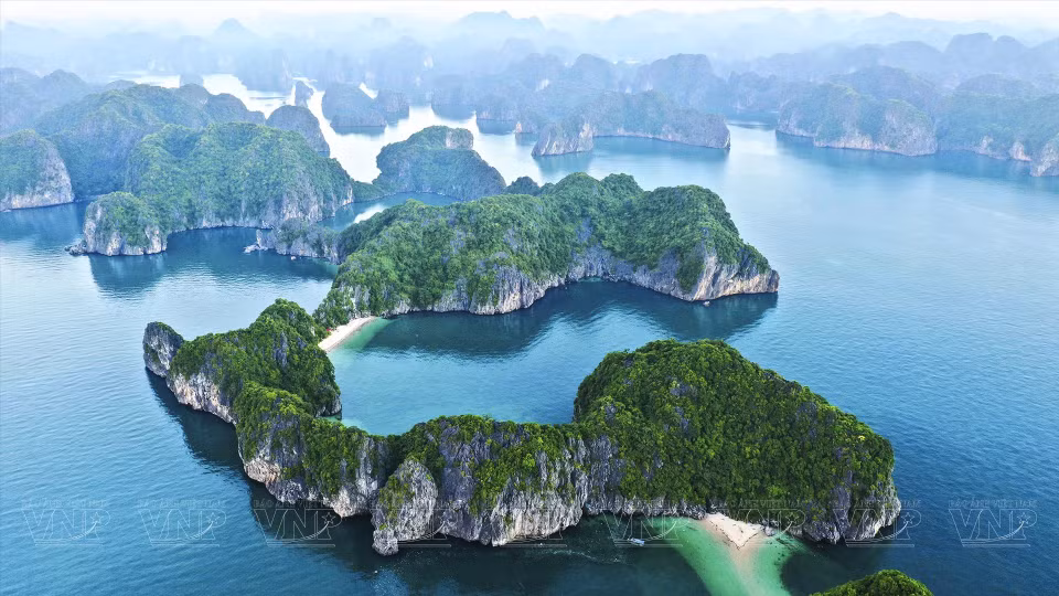 Vue panoramique sur la baie de Lan Ha. Photo: Cong Dat/Vietnam illustré