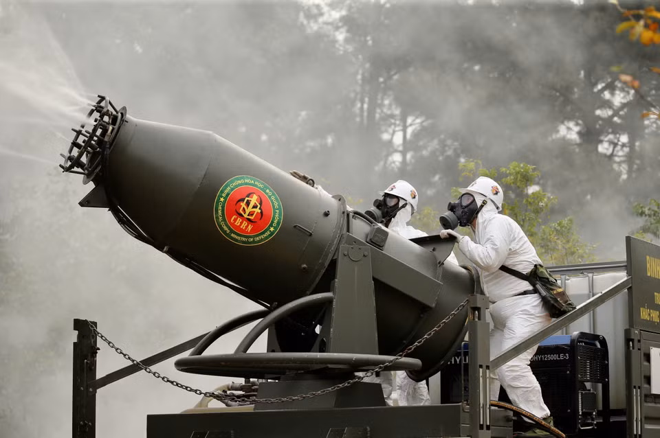En étroite collaboration avec les acteurs de la protection civile, les forces chimiques s'entraînent régulièrement pour assurer la sécurité des populations en cas d'incident chimique.