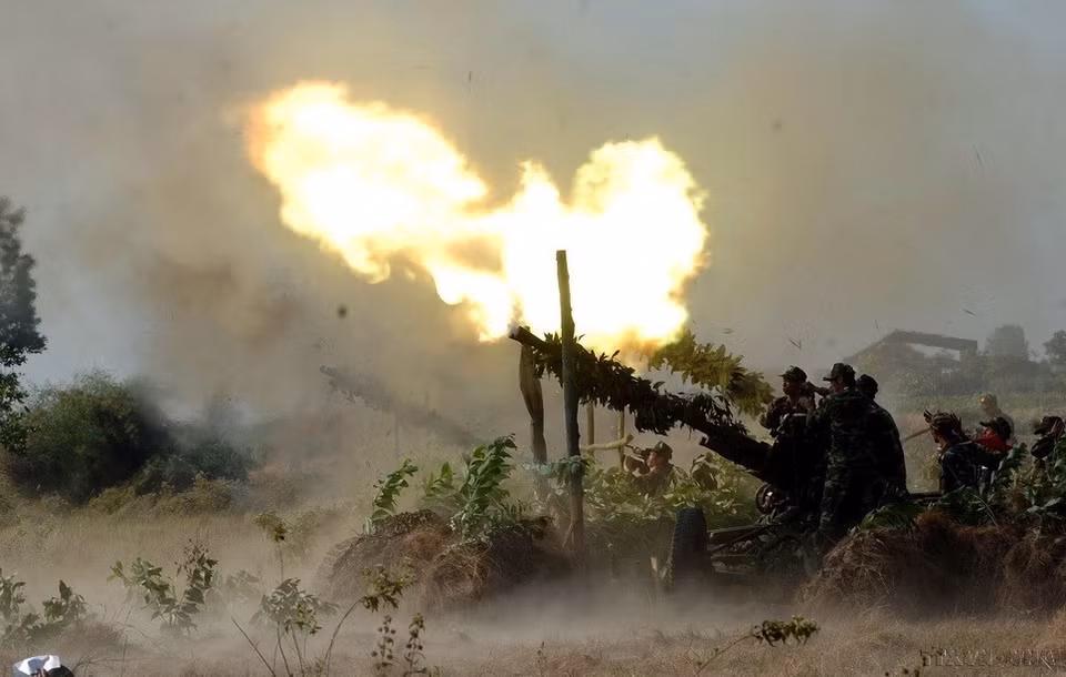 Le 4e Corps d'armée organise un exercice d'entraînement au combat particulièrement réaliste, impliquant des tirs réels à l'échelle d'un régiment.