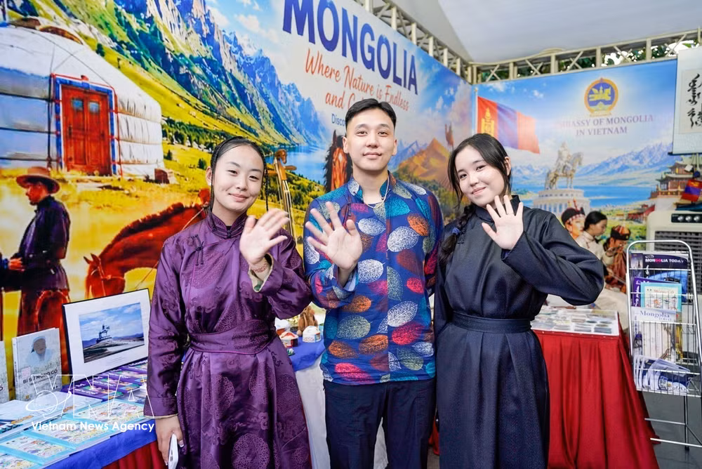vnanet_potal-sac-mau-van-hoa-the-gioi-ron-rang-tai-hoang-thanh-thang-long-9063394.jpg