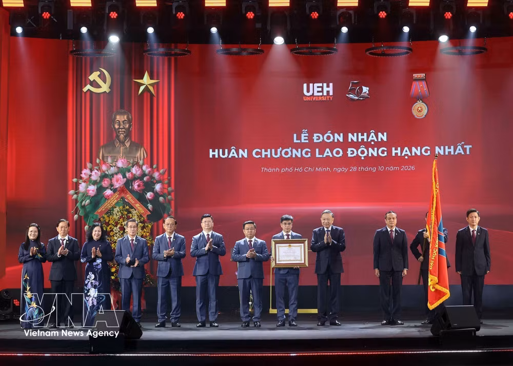 vnanet_potal-tong-bi-thu-chu-tich-nuoc-du-le-ky-niem-50-nam-thanh-lap-dai-hoc-kinh-te-thanh-pho-ho-chi-minh-9116565.jpg