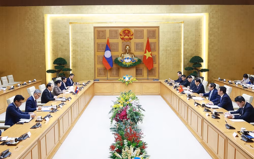 vna-potal-thu-tuong-pham-minh-chinh-hoi-dam-voi-thu-tuong-lao-sonexay-siphandone-thang-42025-7975109.jpg