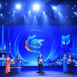 Les délégués procèdent au lancement du concours « Entrepreneuriat féminin par l’innovation et valorisation des marques vietnamiennes 2027 ». Photo : VNA