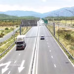 L'autoroute Vinh Hao–Phan Thiêt, traversant l'est de la province de Lâm Dông, renforce la connectivité régionale, réduit les temps de trajet et soutient le développement socio-économique. Photo : VNA