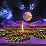 Un numéro artisstique lors de la cérémonie d'ouverture du Festival culturel et touristique de Muong Lo 2026. Photo : VNA