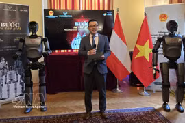 L’ambassadeur du Vietnam en Autriche, Vu Le Thai Hoang, s'exprime lors de cet événement. Photo: VNA