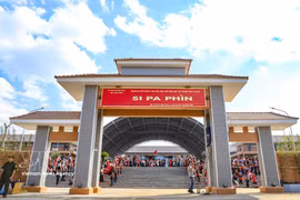 Une école dans la région frontalière de Si Pa Phin, province de Dien Bien, avant son inauguration. Photo: VNA