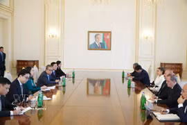 Entretien entre la vice-présidente de la République, Vo Thi Anh Xuan, et le président azerbaïdjanais Ilham Aliyev et la première vice-présidente Mehriban Aliyeva. Photo: VNA
