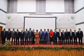 Conférence sur la politique économique et la coopération Vietnam-Côte d'Ivoire, le 10 juillet 2025. Photo: VNA