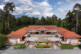 Le siège du Bureau central pour le Sud du Vietnam, site historique national exceptionnel, est situé au cœur du parc national de Lo Go-Xa Mat. Photo : VNA