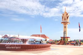 Inauguration du Monument de l'amitié Cambodge-Vietnam dans la province de Pursat