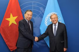 Le secrétaire général du Parti communiste du Vietnam (PCV) et président vietnamien, To Lam (gauche), et le secrétaire général de l'ONU, António Guterres. Photo: VNA