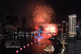 Le Festival international de feux d'artifice de Da Nang est non seulement un événement culturel majeur, mais aussi un produit touristique unique de Da Nang. Photo: VNA
