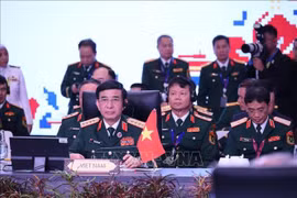 Le général Phan Van Giang (1er à gauche), ministre de la Défense, à l'ADMM-19. Photo: VNA