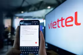 Viettel lance un assistant virtuel basé sur l'intelligence artificielle pour fournir aux citoyens des informations claires et rapides sur les nouvelles unités administratives. Photo: VNA