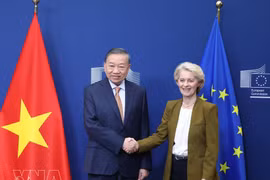 Le secrétaire général du Parti et président de la République, To Lam, et la présidente de la Commission européenne, Ursula von der Leyen. Photo: VNA