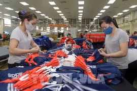 Production du textile-habillent pour l'exportation vers l'UE chez la société du textile Thai Nguyen. Photo: VNA