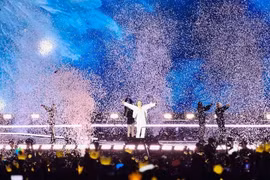 Le concert du groupe sud-coréen BigBang, organisé les 24 et 25 octobre à Hanoï, a attiré environ 90.000 spectateurs et généré près de 750 milliards de dôngs de recettes touristiques. Photo: nhandan.vn