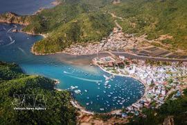 La beauté de la baie de Khanh Hoa. Photo de : VNA
