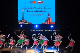 Une danse russe au programme artistique « Journées culturelles de Hanoï à Moscou 2026 ». Photo: VNA