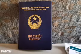 À partir du 1er janvier 2026, les passeports ne seront plus acceptés pour les transactions bancaires. Photo: dantri.com.vn