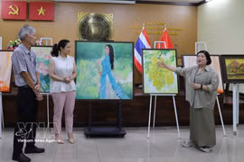 Le programme d’échanges en beaux-arts Vietnam - Thaïlande réunit des peintres des deux pays afin de renforcer l’amitié et la diplomatie culturelle bilatérale. Photo: VNA