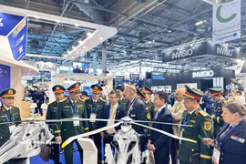La délégation du ministère de la Défense, conduite par le général de corps d’armée Nguyen Truong Thang, vice-ministre, participe au Salon mondial de la Défense et de la Sécurité Eurosatory 2026, organisé en France du 15 au 19 juin. Photo: VNA